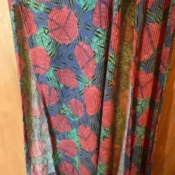 Lularoe Women’s Size XS Sleevless Open Front Floral Print Vest - Picture 9 of 16